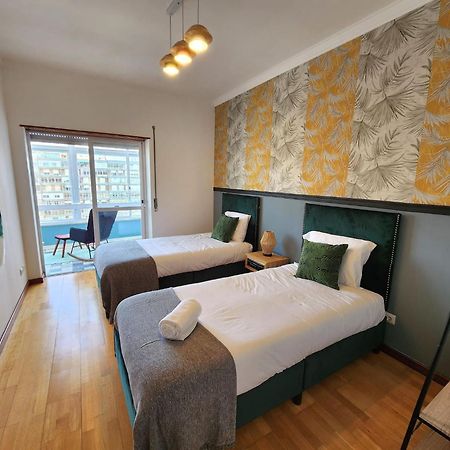 Cozy Apartment In Central Almada W Swing Chairs Екстер'єр фото