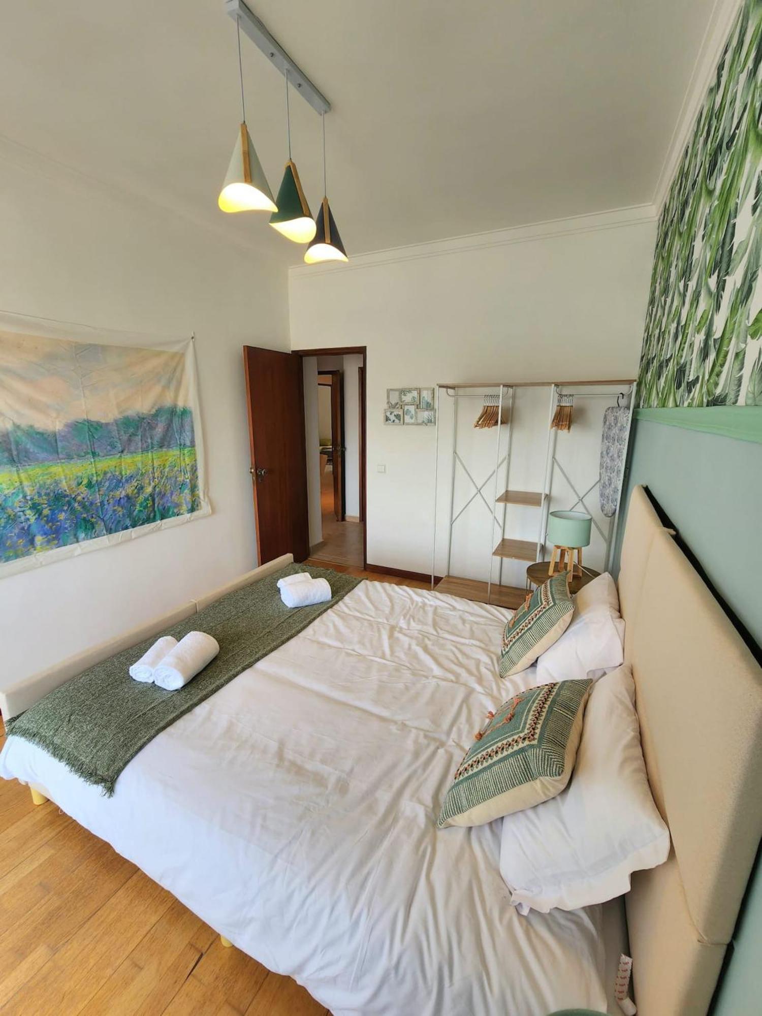 Cozy Apartment In Central Almada W Swing Chairs Екстер'єр фото