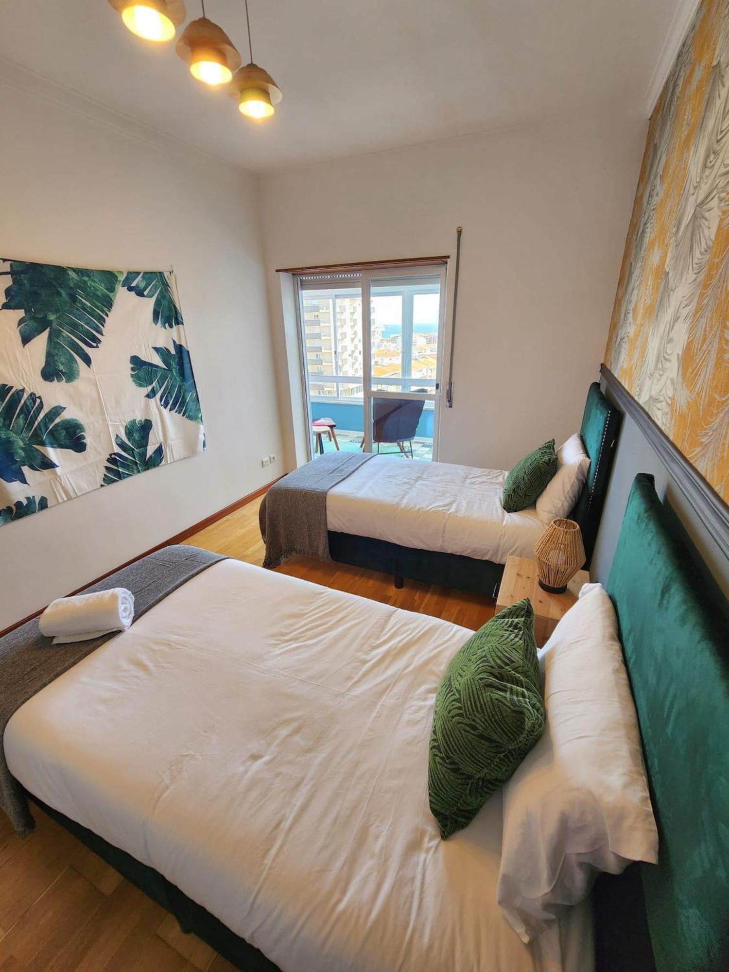 Cozy Apartment In Central Almada W Swing Chairs Екстер'єр фото