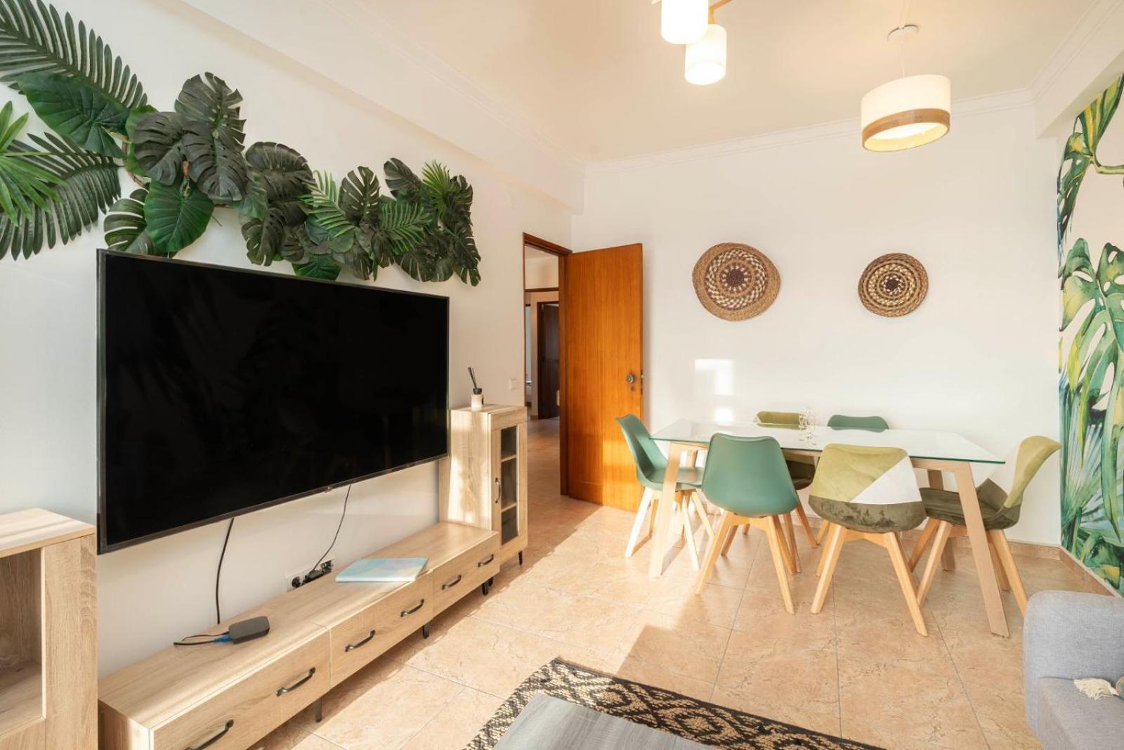 Cozy Apartment In Central Almada W Swing Chairs Екстер'єр фото